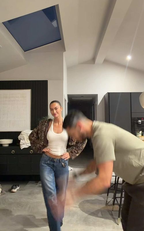 Paparazzi bowing TikTok trend example by @yasmindeplidge