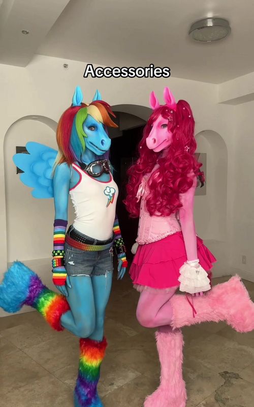 Halloween costume loading reveal TikTok trend example by @nataliireynoldss