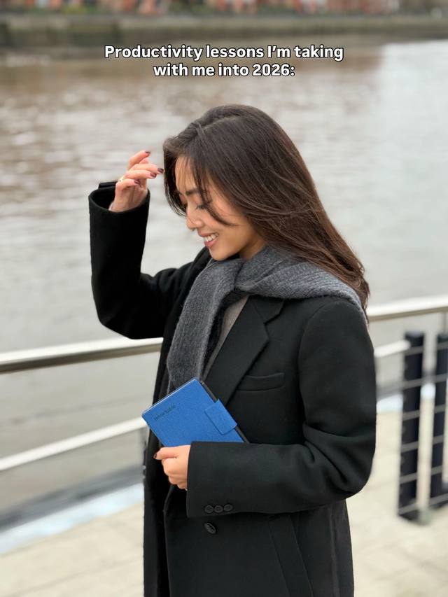 It’s been a year full of growth, new experiences, and moments that pushed me to keep moving forward. AD Through it all, I’m using my @remarkable Paper Pro Move to capture my goals, track my progress, and stay consistent when things get busy.  #RemarkablePartner #productivity #goalsetting #corporatelife #2026